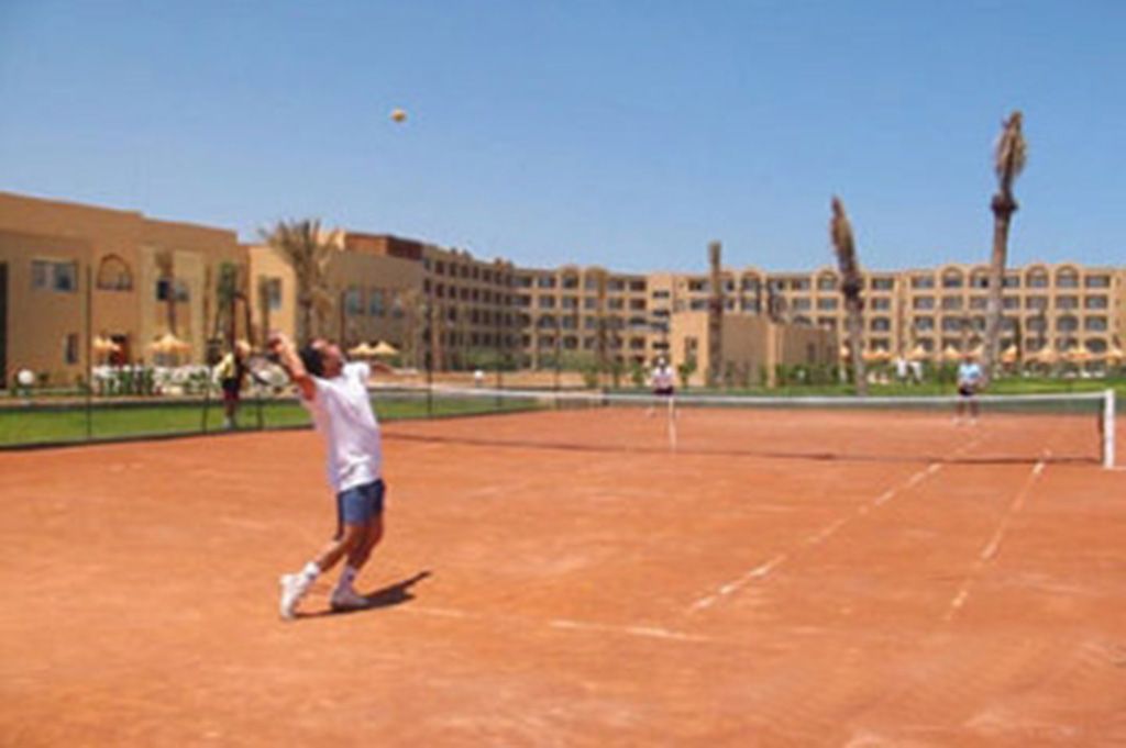 Hotel nour palace & thalasso mahdia Golf activité animation piscine mahdia palace tunisie séjour loisirs entertainement plage mer voyage vacances hébergement réservation booking thalasso spa bien être relax ambiance familiale 